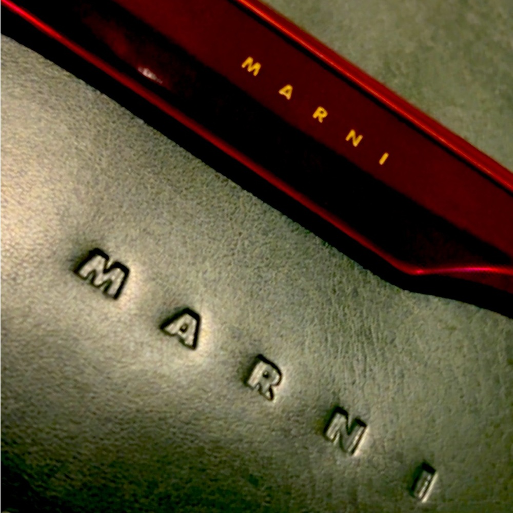 Red fashionable Marni shades 🕶️